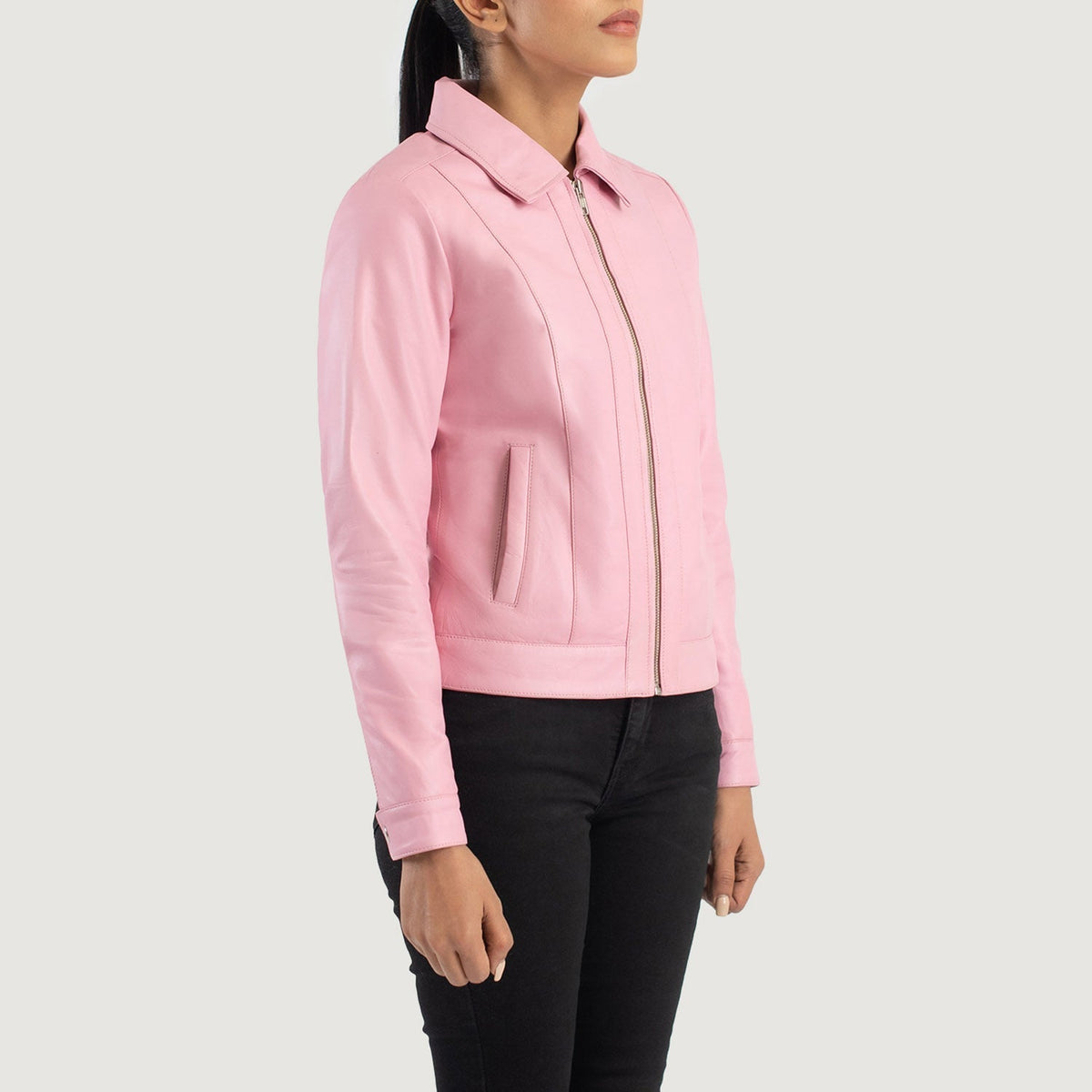 
Pink Sheepskin Leather Biker Jacket - 展现肩线贴合与利落下摆的背部视角