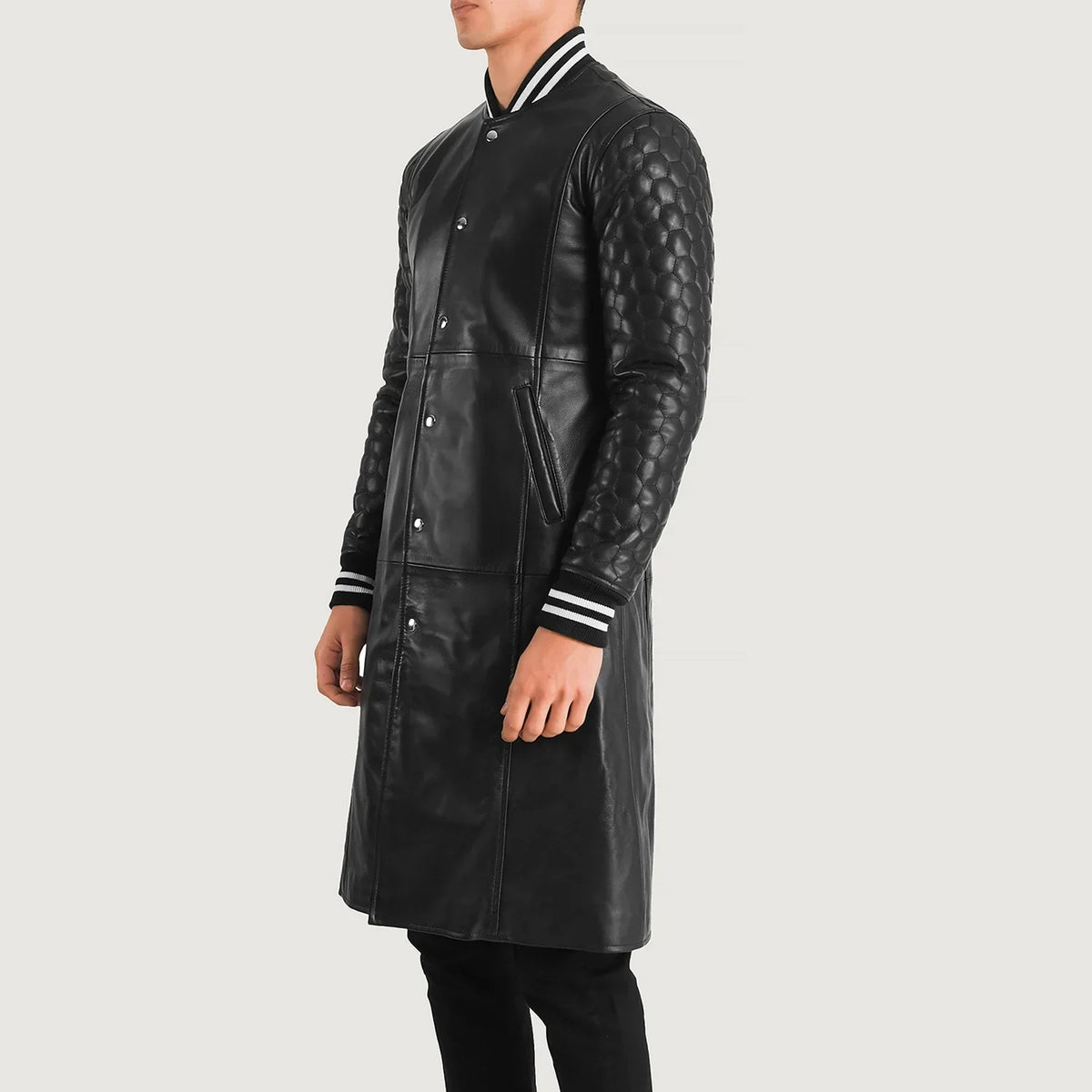 
Black Sheepskin Leather Varsity Jacket - 展现肩线贴合与利落下摆的背部视角